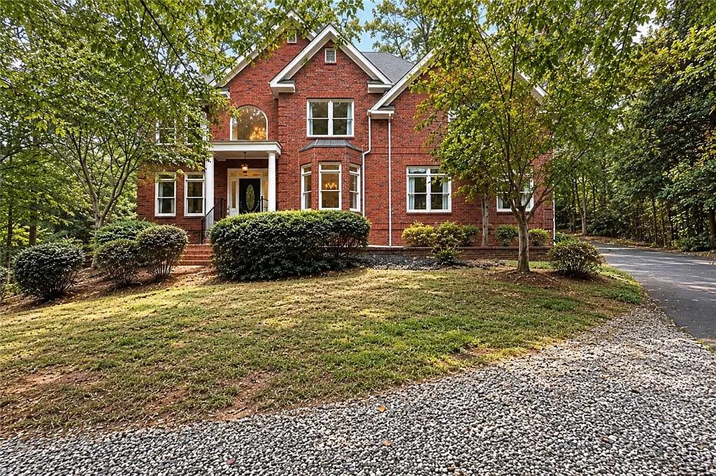 4 bed, 3.5 bath, 4546 sqft, $5,200 — Photo 1