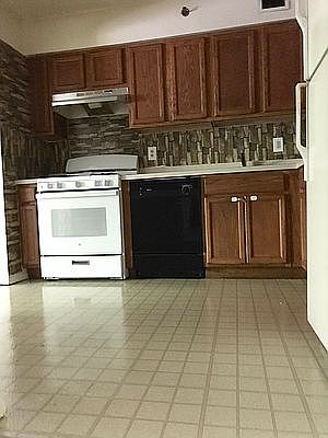 5th image of 1835 Needham Ave APT 2F