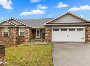 2109 Covenant Dr, Sevierville, TN 37876