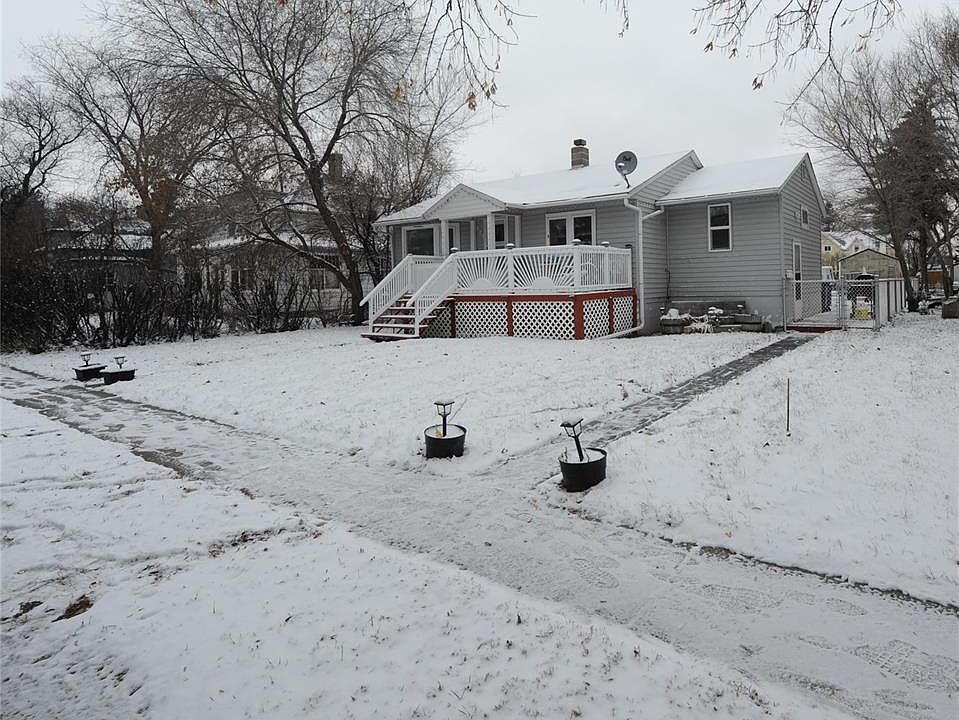1st image of 213 1st St