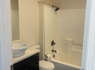 11001 16th Ave SW APT 6, Seattle, WA 98146