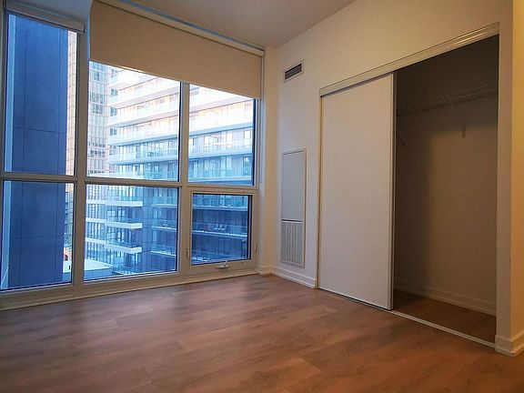 3rd image of 36 Manor Rd E #524