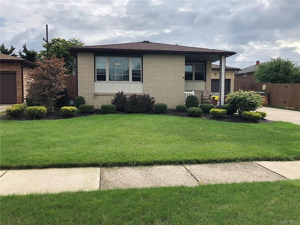 1st image of 111 Fairelm Ln