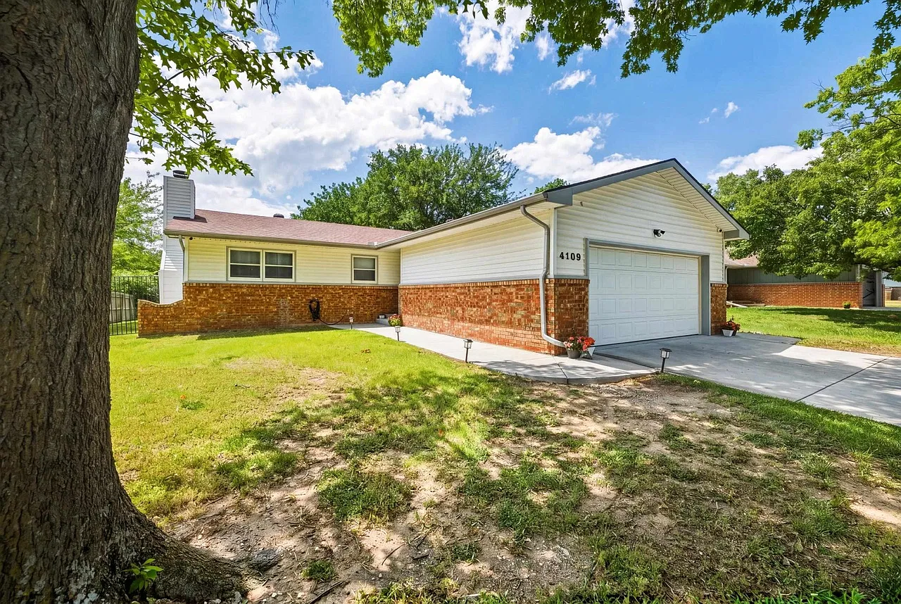 5 bed, 2291 sqft, $2,100 — Photo 1