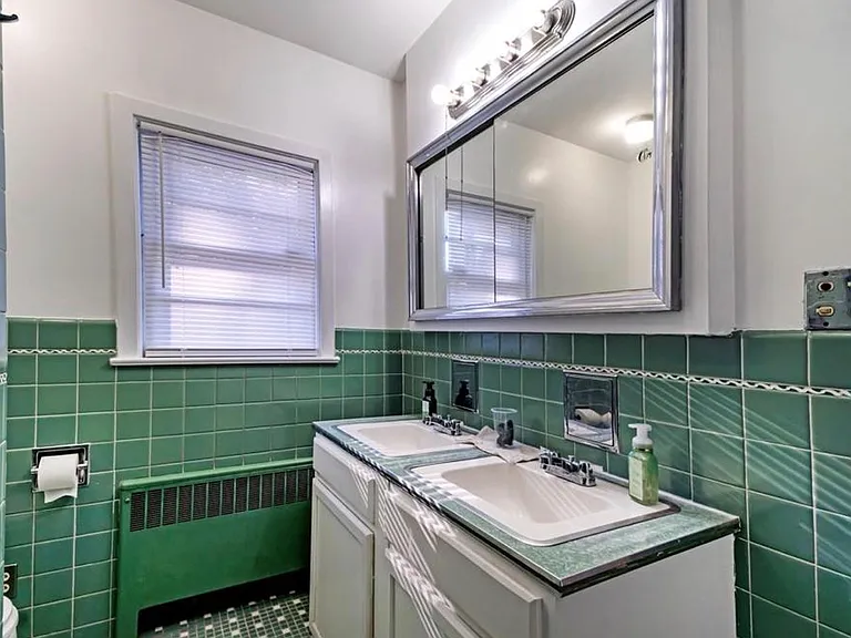 300 Edgedale Dr — Photo 35
