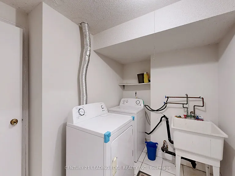 107 Joycedale St #MAIN FLOOR — Photo 36