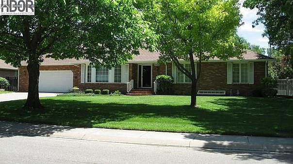 1st image of 3420 Thunderbird Dr
