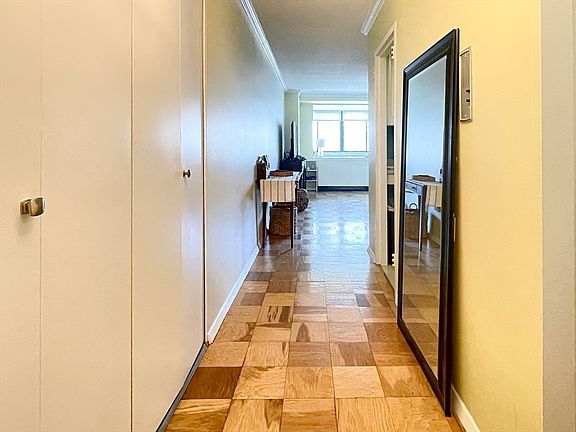 4th image of 2 Hawthorne Pl APT 16K