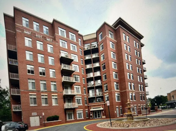 4480 Market Commons Dr Unit 416, Fairfax, VA 22033