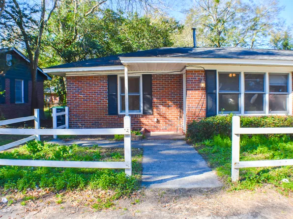 1810A 6th St, Beaufort, SC 29902