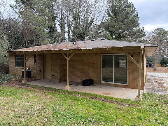 2nd image of 1765 Highpoint Rd