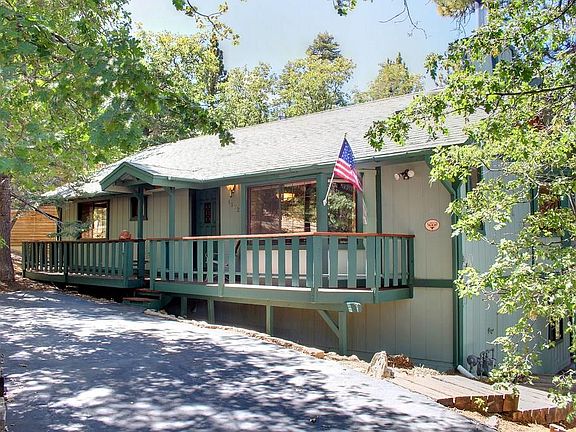 2nd image of 1362 La Crescenta Dr