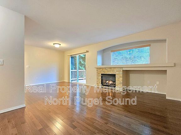 4th image of 111 97th Ave SE #B