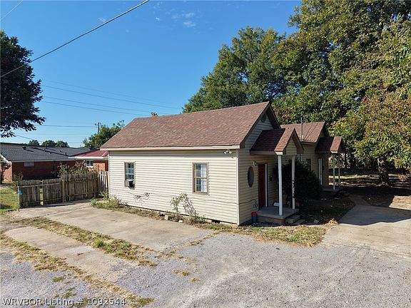 2nd image of 2411 High St