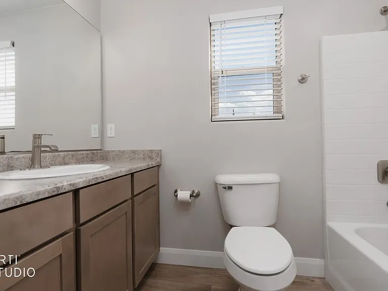130 E First North St #200 — Photo 9
