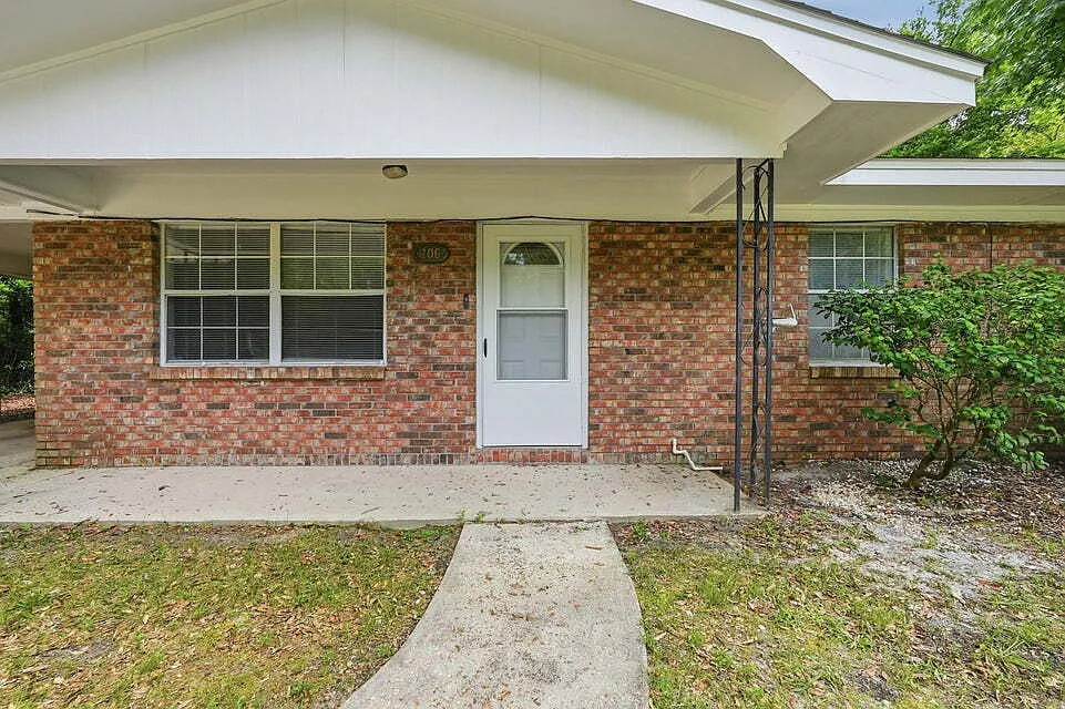 3 bed, 1.5 bath, 1118 sqft, $1,550 — Photo 4