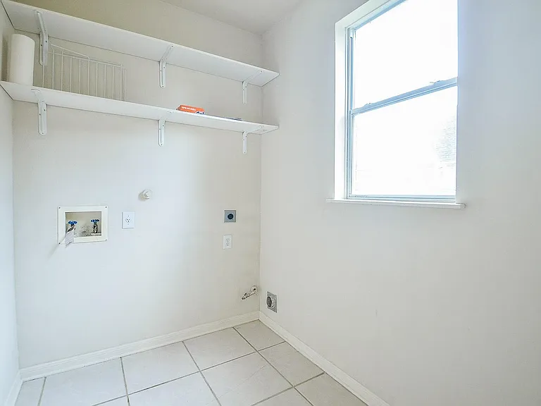 9403 Sundance Dr — Photo 18
