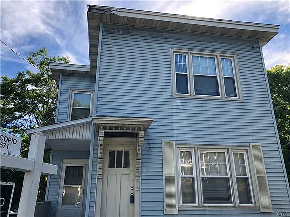 2nd image of 211 Oak St #1