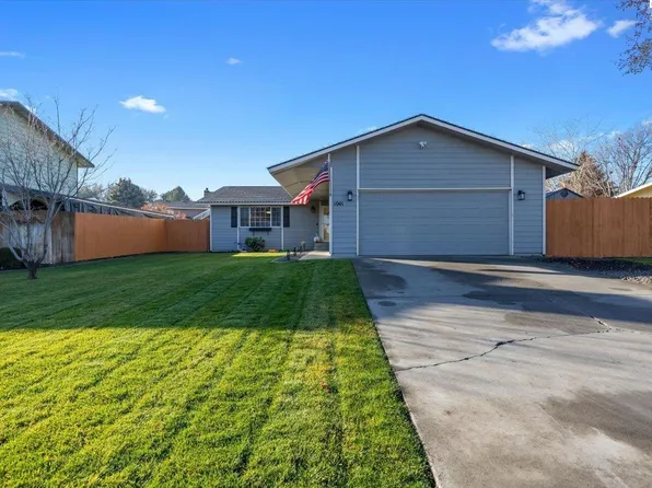 1041 W 15th Pl, Kennewick, WA 99337