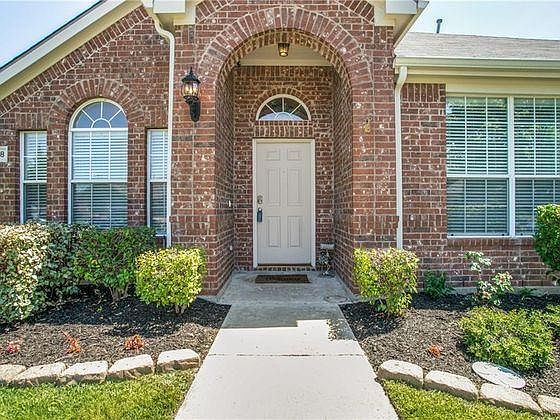3rd image of 1528 Autumnmist Dr