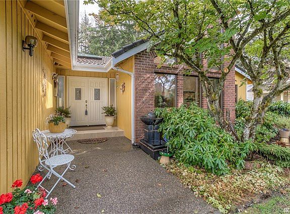 2nd image of 16603 89th Ave E