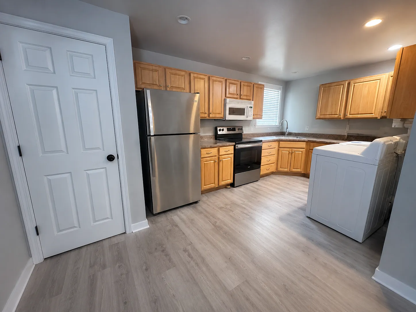 2 bed, 900 sqft, $1,950 — Photo 3