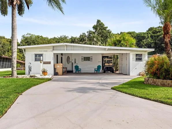 11627 Magnolia Ave, Tavares, FL 32778