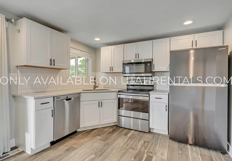 336 E Rena Ave — Photo 1