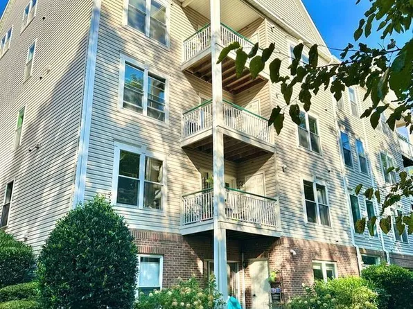 6505 Grange Ln Unit 303, Alexandria, VA 22315