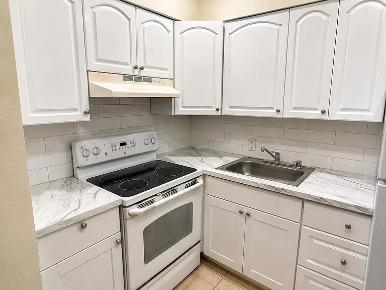 3540 NW 114th Ln — Photo 6