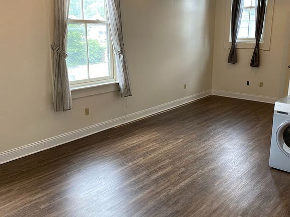 4th image of 602 N Grant St
