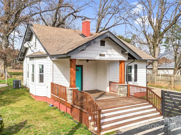8228 Moores Chapel Rd, Charlotte, NC 28214