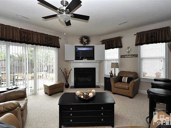 3rd image of 1059 Garden Club Way