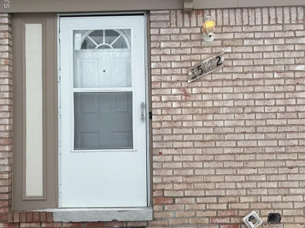 35122 Terrybrook Dr, Sterling Heights, MI 48312