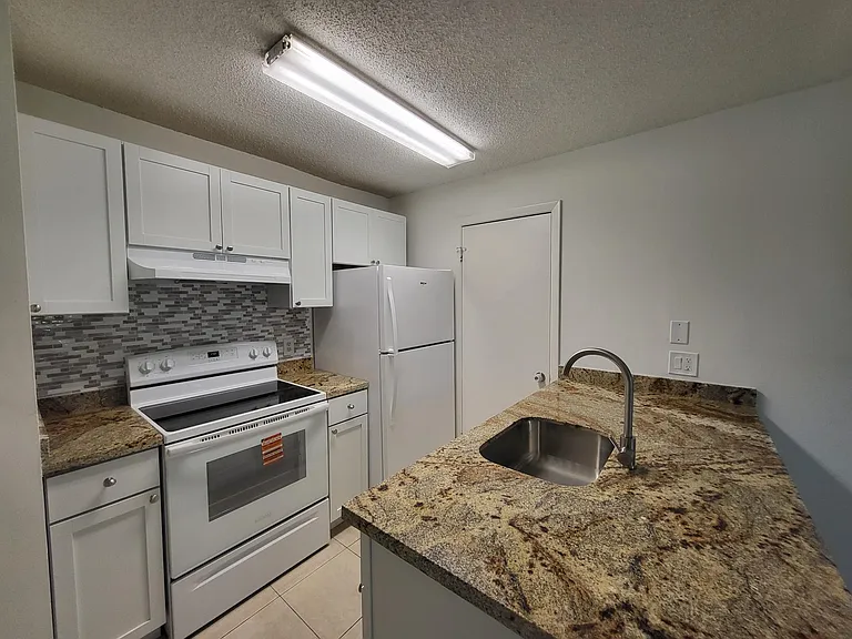 4581 W McNab Rd #33 — Photo 9