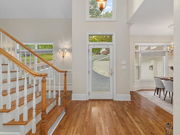 4th image of 170 Harbor Close