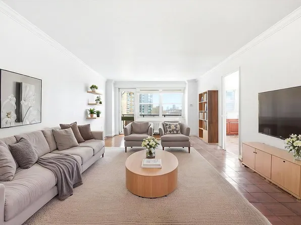 7020 108th St APT 6K, Flushing, NY 11375