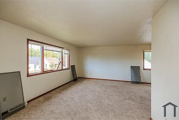 3 bed, 1161 sqft, $1,000 — Photo 4