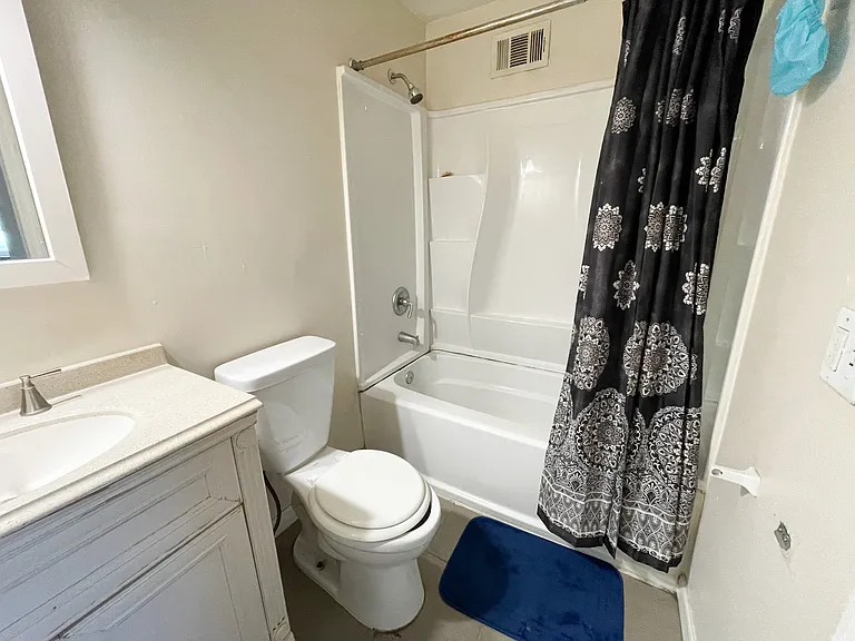 425 Cambout St — Photo 11