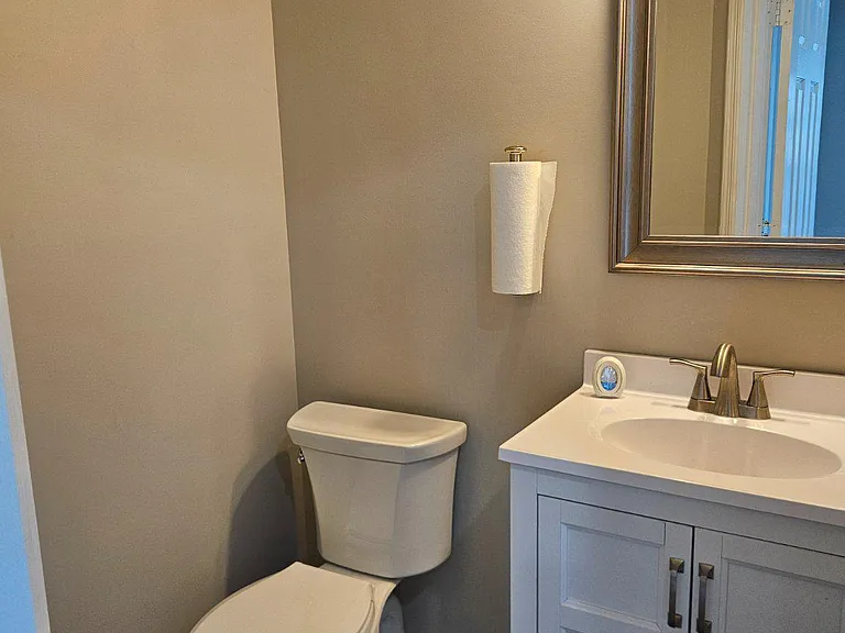 2346 Hazelwood Ct — Photo 10