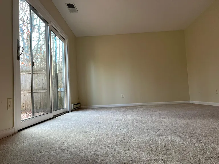 131 Point Of Woods Dr — Photo 13