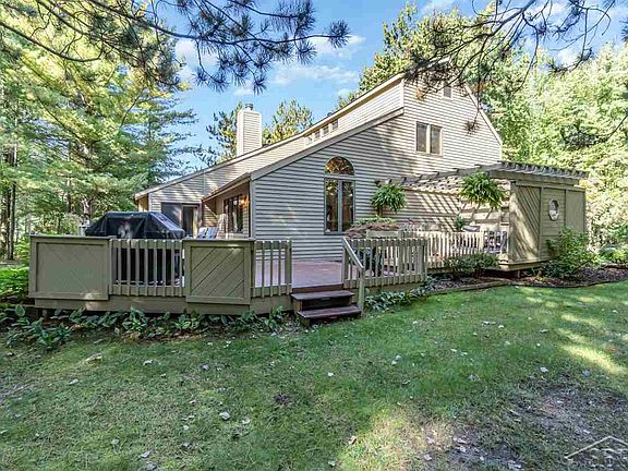 2nd image of 8431 Glencairn St W