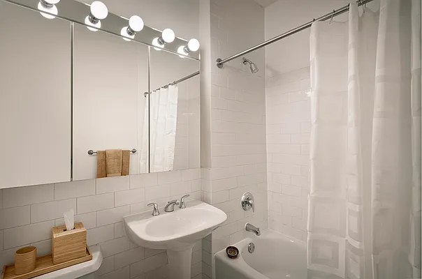 Rented by The Moinian Group | media 60