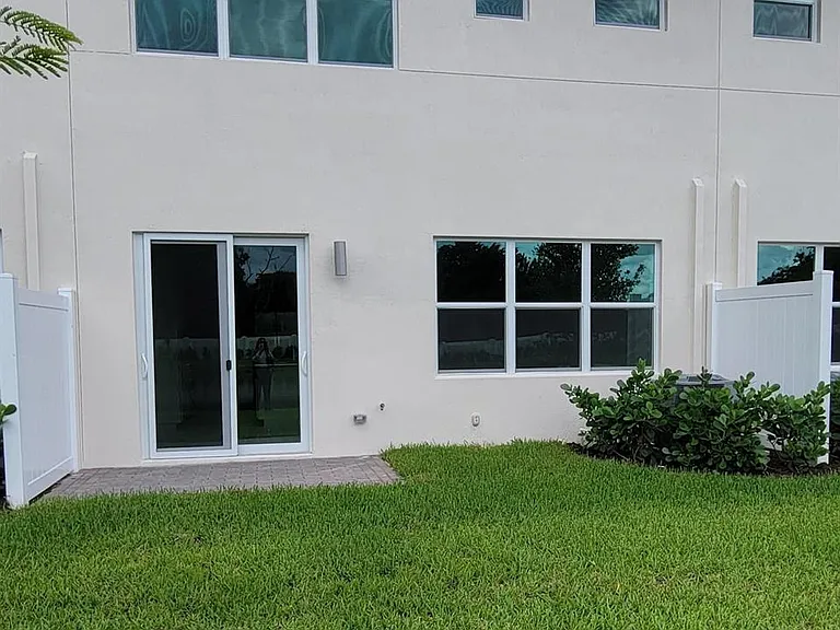4946 Navali Dr — Photo 27