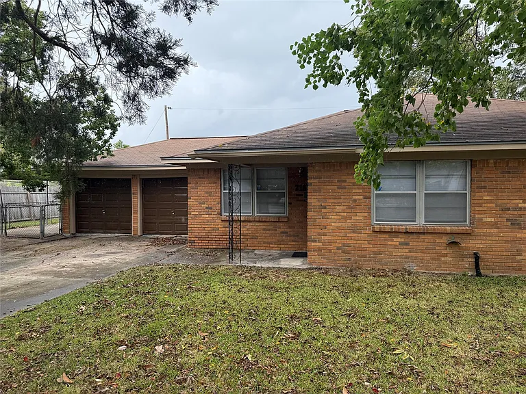 216 Schilling St — Photo 1