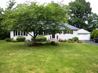 19 Notchcroft Dr, Little Falls, NJ 07424