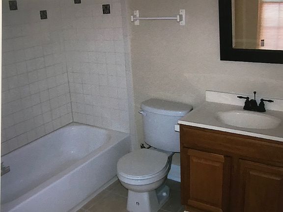 5th image of 1020 S Oak Cliff Blvd