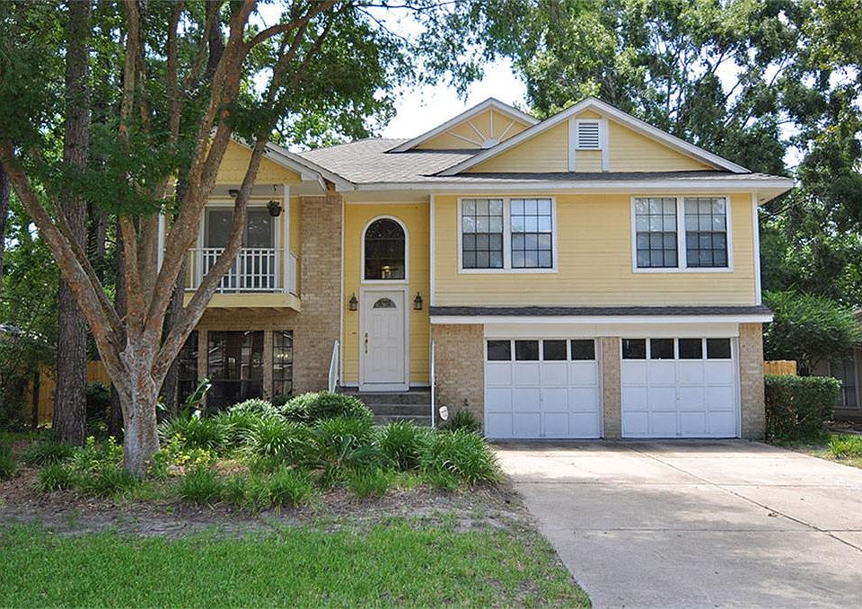 1st image of 2918 Parkwood Manor Dr