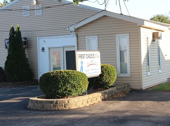 2nd image of 611 W Harlem Ave