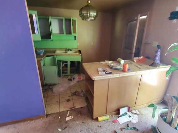 4th image of 733 Illinois Ave